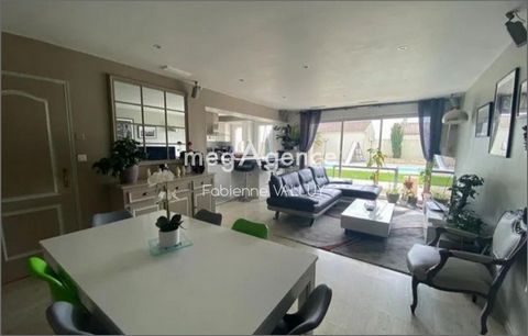 MAGNIFIQUE PROPRIETE PROCHE SURGERES AVEC PISCINE CHAUFFEE