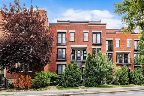 Stijlvol appartement met 1 slaapkamer op de 2e verdieping op een toplocatie in Verdun! Geniet van een open woonkamer met hardhouten vloeren en een moderne keuken. Geniet van het charmante Juliette balkon en het ruime overdekte terras aan de achterzij...