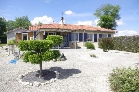 A VENDRE A COURRENSAN, dans le triangle VIC FEZENSAC- EAUZE- CONDOM, VILLA DE 110 M² SUR 5957 M² DE TERRAIN AVEC PISCINE