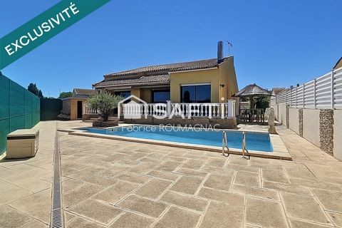 Villa de plain-pied quatre faces de 125 m² quatre chambres avec piscine et garage et sous sol
