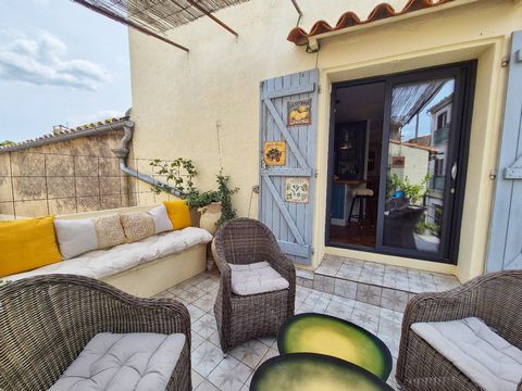 Charmante Maison Rénovée du XIXe Siècle avec Terrasse et Grand Garage au Cur de Capestang