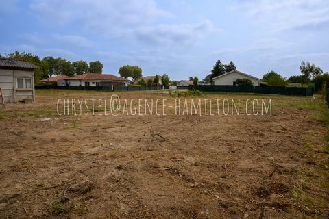 Agréable terrain constructible de 976M2 en exclusivité, au calme et sans vis à vis.