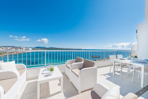 Modern appartement, voor 3 personen, met een prachtig terras vrijwel gelegen aan het paradijselijke strand van S'Illot. Met een verbluffend uitzicht op het witte zand en het kristalheldere water van het strand van S'Illot, wordt het terras van dit fa...