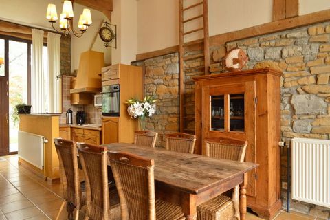 This 17th-century mansion located in Ogné has 10 bedrooms and can house 20 people. Suitable for a group or families with kids this place has central heating. The house is peacefully located, in the village of Ogne, between the rivers of Ourthe and Am...