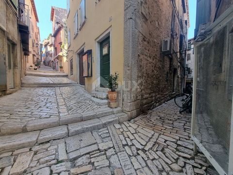 Location: Istarska županija, Rovinj, Rovinj. ISTRIA, ROVINJ - Spazio commerciale nel centro storico Situata sulla costa occidentale dell'Istria, Rovigno è oggi una delle destinazioni turistiche più sviluppate della Croazia. Conosciuta anche come una ...