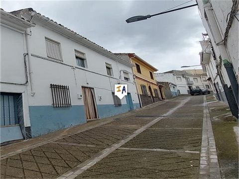 REDUCED TO SELL NOW!!! this spacious 363m2 build 6 bedroom townhouse situated in the popular town of Castillo de Locubin in the Jaen province of Andalucia, Spain. Located on a quiet wide street with on road parking right outside, you enter the proper...