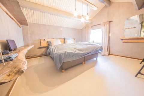 Esta elegante casa de vacaciones en las Ardenas tiene una ubicación tranquila y una apariencia encantadora. Puede alojar cómodamente a una pareja. Le Fournil se encuentra en Manhay, a unos 26 km de Plopsa Coo ya 36 km del circuito de Spa-Francorchamp...