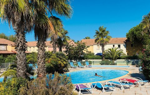 The residence is located just 600 meters from the beach in Vendres-Valras, between Beziers and Narbonne. It is an attractive resort on the coast, ideal for families. The complex consists of semi-detached maisonettes, suitable for 5-6 people. The spac...