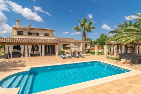 Wonderful villa located near Llucmajor. It has a private pool and capacity for 8 people. Surrounded by an extensive and well-kept garden, the exterior of this villa is ideal for enjoying the Mediterranean climate. In it, you will find a 4 m x 8 m chl...
