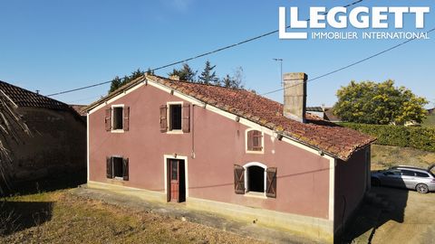 A18712CT32 - This old stone farmhouse requires complete renovation so is a blank canvas. Approximately 200m2 of exploitable space. In a small quiet hamlet this old property has many original features including the original flooring: tiles and terraco...