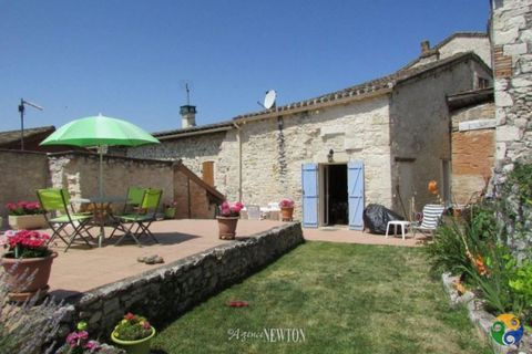 VIDEO DISPONIBLE A large stone village house, split over 3 levels with a super sunny garden and terrace. The ground level entrance is currently used as a second sitting room but could equally become a small shop or office with living accommodation ab...