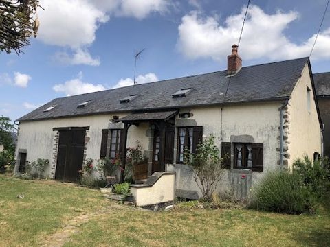 If you are looking for a country style house in good condition, this house is waiting for you. The entrance to the house is through the living room, which is certainly rustic, but the terracotta floor tiles and the French ceiling have a lot of charm....