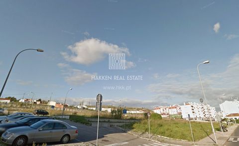 Plot of land for sale on one of the main avenues of Amadora. Construction area of 1.960m2, Possibility of construction of 21 dwellings of typology (1- T0 + 13 - T1 + 7 - T2). Building permit on request. At Hakken, we can say that we walk the path wit...