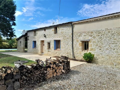 EXCLUSIVE TO BEAUX VILLAGES! Located midway between the bastide towns of Castillones and Eymet, and just half an hour from Bergerac with its train station and international airport. This extremely spacious, fully renovated stone property comprises th...