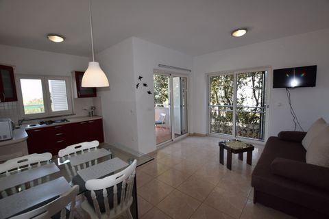 This apartment with great covered terrace and sea view is is situated on the ground floor. Two parking place for guests are available for this home. Within the distance of 0.4 km you will find beach,grocery store,restaurants and bars.Within the dista...