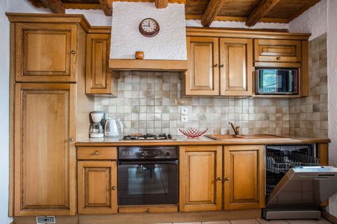 Chalet Le Loutantin is an authentic chalet in a nice location in the centre of the hamlet Saint-Marcel, near Saint-Martin-de-Belleville. It's located at an altitude of 1,450 m and is part of the very vast skiing domain of Les 3 Vallées. A fantastic s...