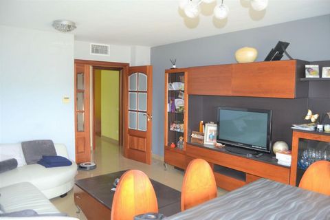 Beautiful apartment with South East orientation consists of: 3 bedrooms (two doubles, one of them type suite, and one single) Living room of 21 m2, Gallery of 4 m2, Terrace of 4 m2, Parking and storage room, stoneware floors, Air conditioning with he...
