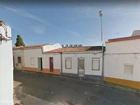 Property not available for visits (corresponds to the undivided part of 50%), is occupied, being marketed in this condition! Townhouse of R / c of typology T1, inserted in a plot of land with 114 m² in Ferreira do Alentejo (Beja). Property located in...