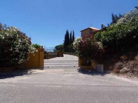 PRICE LOWER !!! LUXURY RURAL FARMHOUSE IN A PRIVILEGED ENCLAVE IN THE AREA OF ALMANZORA, Composed of 50.000 m2 of land surrounded by olive trees and fruit trees with magnificent views towards the River Almanzora, the village of Cuevas del Almanzora a...