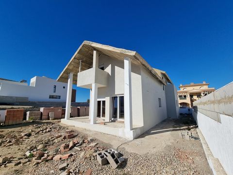 Located in the popular community of Huerta Nueva, in Los Gallardos, this property presents a unique opportunity to acquire a newly constructed high-spec villa that boasts a prime location overlooking the breathtaking Sierra Cabrera mountains. With di...