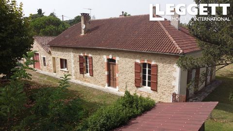 A25617SAT32 - Leggett Immobilier offers you a superb house to renovate, ideally situated on the outskirts of Eauze, 2 minutes from the town centre. from the town centre, a superb house to renovate set in approximately 11 hectares of land. The house o...