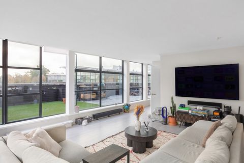 Welcome to an extraordinary penthouse residence in Brentford, where the epitome of luxury living meets unparalleled sophistication. This stunning property offers a lifestyle defined by exquisite details and top-tier amenities. Direct river views grac...