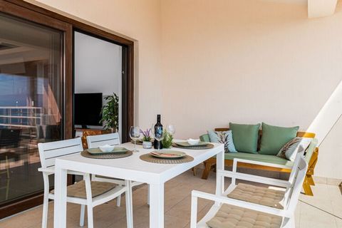 Beautiful air-conditioned apartment in Ravni for a family or maximum 4 people with sea view.