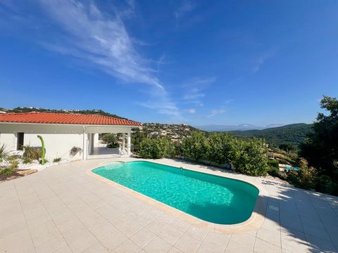 Discover this magnificent villa located in the idyllic setting of Les Adrets de l'Estérel, offering exceptional comfort. This 4 bedroom villa consists of a welcoming living space with a fireplace, perfect for relaxing moments with family or friends, ...