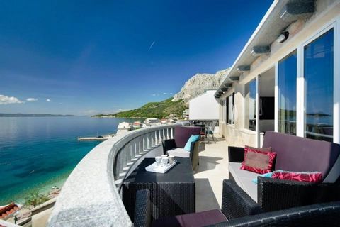 Location: Makarska Riviera Built: 2016 City center: 11 km Sea: 0.03 km Airport distance: 35 km Inside space: 532 m2 Plot size: 126 m2 Bedrooms: 12 Bathrooms: 7 Parking: 3 Air-conditioner Garden Features: - Dishwasher - Internet - Washing Machine - Te...