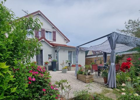 Exklusiv mit der Agentur Fabien Immo Entdecken Sie dieses charmante Haus in Giromany. Mit einer Fläche von 55 Quadratmetern bietet dieses Haus 4 Zimmer, darunter 2 Schlafzimmer, ideal für eine kleine Familie. Die halbausgestattete amerikanische Küche...