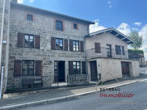 MAISON DE VILLAGE A RAFRAICHIR - ENVI 40M2 PAR NIVEAU TERRAIN DE 488M2 NON ATTENANT RDC:CUISINE-SAS-PIECE-WC ETAGE: 2 CHAMBRES -UNE SALLE DE BAIN-ACCES SUR UNE GRANDE TERRASSE BALCON UN GRENIER DE 31M2 + UN GARAGE DE 13M2 DOUBLE VITRAGE-TOUT A L'EGOU...