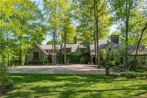 West Wind Hill, a bespoke country estate on 389 acres sits on the crest of a plateau overlooking panoramic protected views. Classic stone and shingle manor house with formal courtyard sited perfectly to experience spectacular sunsets and fairytale mi...