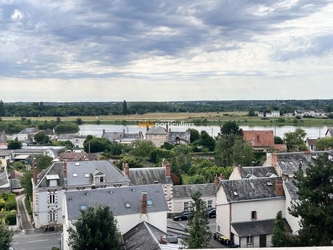 In a luxury residence of the 70s, on the fourth floor with elevator, very beautiful Type 3 apartment comprising: a large entrance, a living room opening onto a superb panorama of the Loire Valley, a fitted / equipped kitchen, a pantry, in the night a...