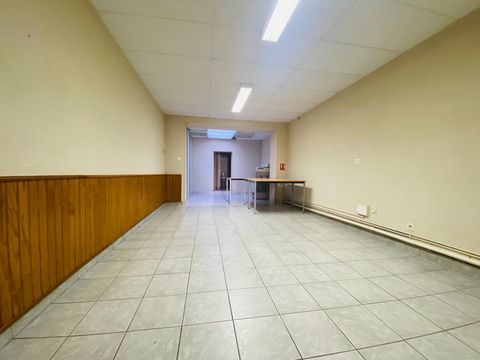 LOCAL COMMERCIAL et 3 BUREAUX 104 M2, SALLE DE RÉUNION, SALLE DE BAIN. à vendre LA PACAUDIERE (42)