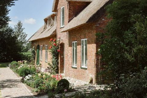 L'idyllique Huus Uelvesbüll se trouve dans un endroit isolé non loin de la mer des Wadden avec une vue magnifique - arrivez et sentez-vous comme chez vous !