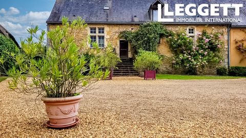 A31279LRL72 - Situated 30 km from Le Mans and 10 km from Loué, this exceptional property, set in almost 5 hectares of greenery, features a spacious dwelling, outbuildings and even a pound. An ideal place to live, combining the charm of the countrysid...