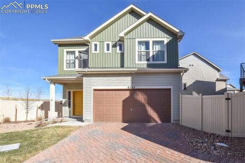 Modern 2-story with loft. The home features a bright open concept main level with large kitchen, hardwood floors, upgraded granite counters and huge center island that allows plenty of seating. Plenty of natural light from the large windows in the fa...