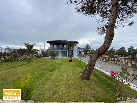 ### Lujosa villa en venta en Didim Yesiltepe Didim, la joya de la región del Egeo, es famosa por sus impresionantes playas y su encanto histórico, y recientemente ha llamado la atención por sus proyectos de viviendas de lujo. Uno de estos proyectos s...