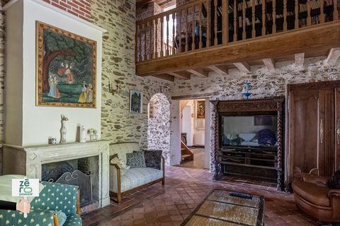 Come and discover this character house located on the banks of the Lay, in the town of Mareuil Sur Lay, close to all amenities (schools, supermarket, bakeries, butcher, hairdressers...), and only 10 minutes from Luçon and 20 minutes from La Roche Sur...