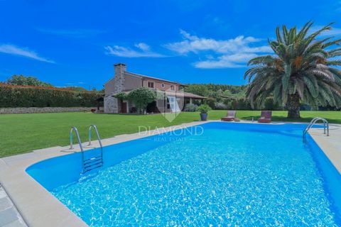 **Spectacular property in Pomer, Medulin, Istria** A luxurious property for sale in Pomer, Medulin, which covers an impressive 3,336 m2. Located in a peaceful and picturesque setting, this property offers an enchanting, unobstructed view of the sea. ...