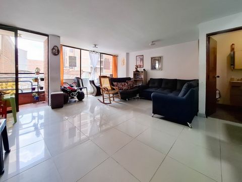 Apartment in La Holanda sector, Sabaneta! This spacious property, located on the 4th floor without elevator, rested stairs, offers a generous space of 140 m², perfect for large families or those looking for comfort and spaciousness in a quiet and saf...