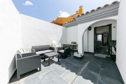 Located in Torreblanca. Welcome to your new home with sea views! This spectacular townhouse is the perfect retreat for those seeking comfort and elegance in a coastal setting. Located in a privileged area with sea views from every level, this propert...