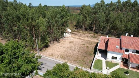 Plot for construction with a total area of 496m2, ideal for those looking to build a villa that fits into the modern life of today, where privacy, sun exposure and natural light are privileged. Located in Caxarias, it stands out for its great accessi...