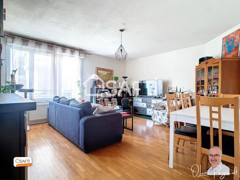 SAFTI Immobilier presents to you this beautiful 2-bedroom apartment located on Avenue Lacassagne, in the 3rd district of Lyon, Rouget de Lisle area. This apartment is on the 5th floor of a green and secure residence built in 2002. With a surface area...