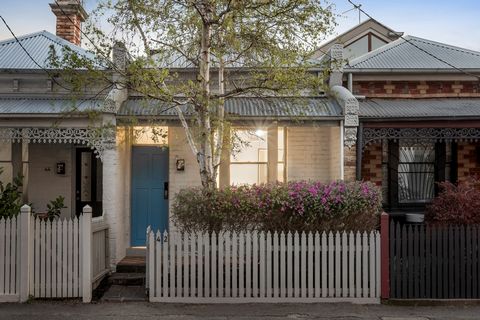 Be prepared for a surprise inside this single fronted Victorian cottage, part of an iconic row of ten similarly styled cottages. Behind the façade a total transformation has taken place where a stunning contemporary interior over two levels creates a...