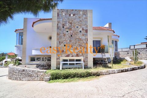 web: easyrealtyrhodes.com Esta casa única con un enorme potencial para cualquier tipo de uso, ya que tanto su tamaño, la parcela y su ubicación, permiten al nuevo propietario la flexibilidad para múltiples usos. Desde una villa independiente de lujo ...