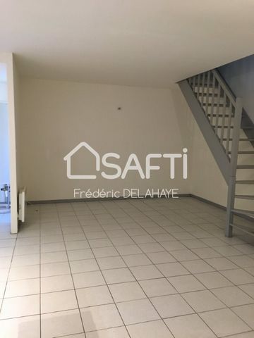 Idéalement situé au centre bourg de Lamarque - Appartement de 65 m2 - Au réez de chaussée pièce de vie de 34 m2 - A l'étage 2 chambres et salle de bain - proche de toutes commodités ( Ecoles /commerces). Traversée de la gironde part le 