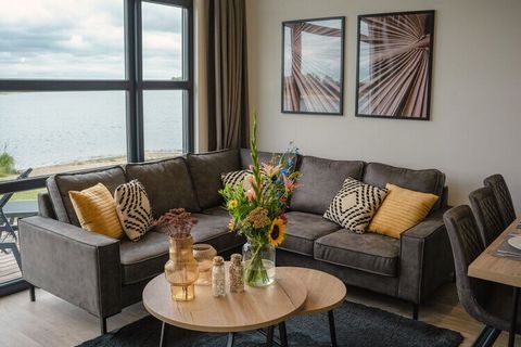 Deze prachtige vakantiehuizen liggen direct aan het water en hebben daardoor vrij uitzicht over de haven en Nederrijn. De kwaliteit van het uitzicht past uitstekend bij die van de accommodaties zelf. U verblijft namelijk in een zeer compleet ingerich...