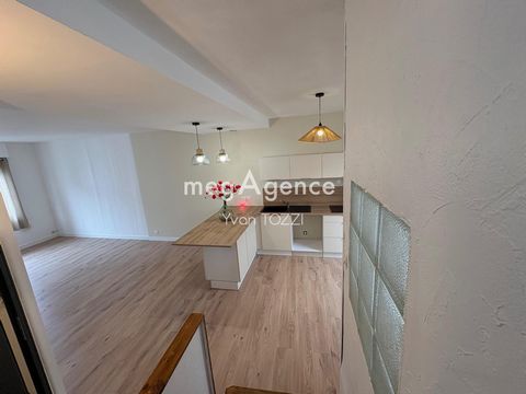 Appartement atypique avec terrasse de 22 m2 plein centre des Sables
