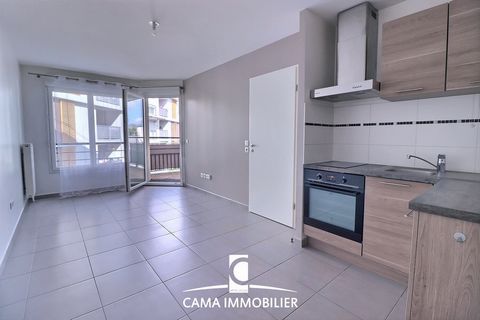 ** COUP DE COEUR ** Ne tardez pas à découvrir ce très beau 2 pièces de 37m2 carrez avec parking en sous-sol situé dans une résidence de standing Franco Suisse de 2013. En parfait état et bénéficiant d'un balcon de 5m2, il se compose comme suit : - un...